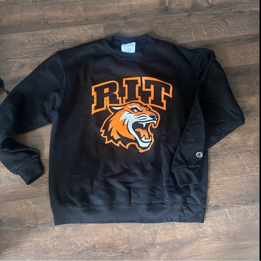 RIT Russel Men’s black sweatshirt with Tiger size Large